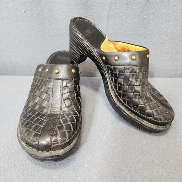 Born Womens Clogs Size 7 Leather Black Slip On Wedge Rivet Weave Festival Comfy - Picture 1 of 11